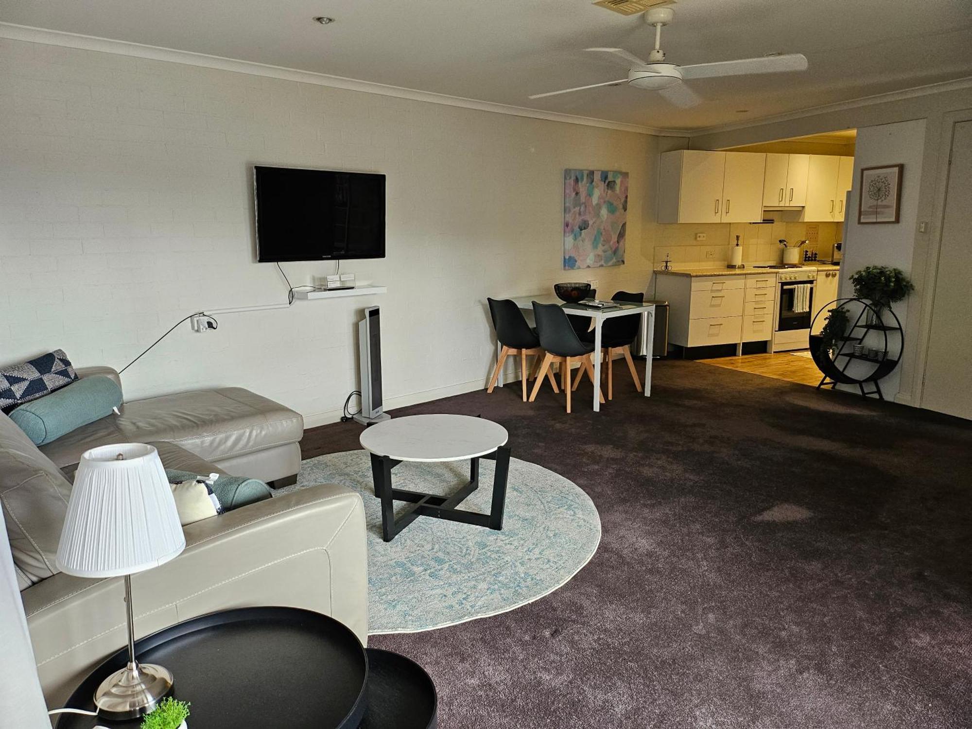 Guest Suite In Duffy Weston Creek Exterior photo